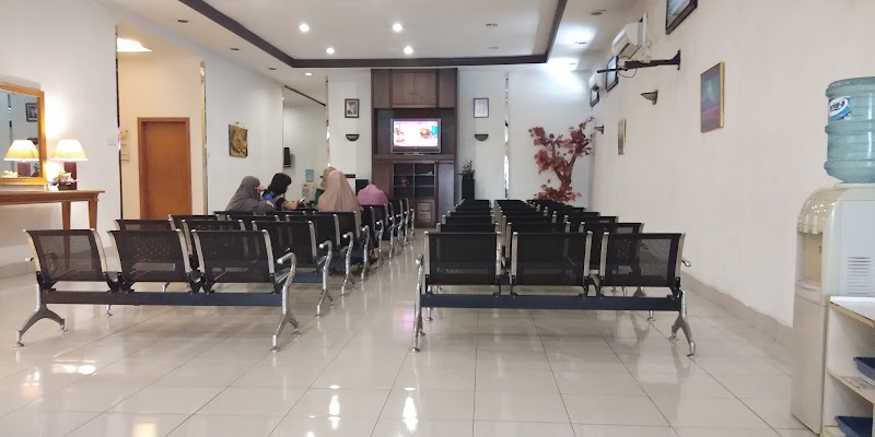 Klinik Mediska Medan PT Kereta Api Indonesia (Persero) in Kota Medan