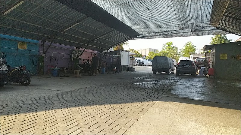 Foto Automatic Car Wash yang ada di Jakarta Pusat