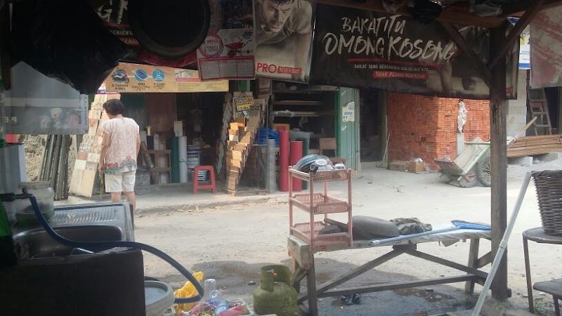 Foto Toko Bahan Bangunan yang ada di Tanah Abang, Jakarta Pusat