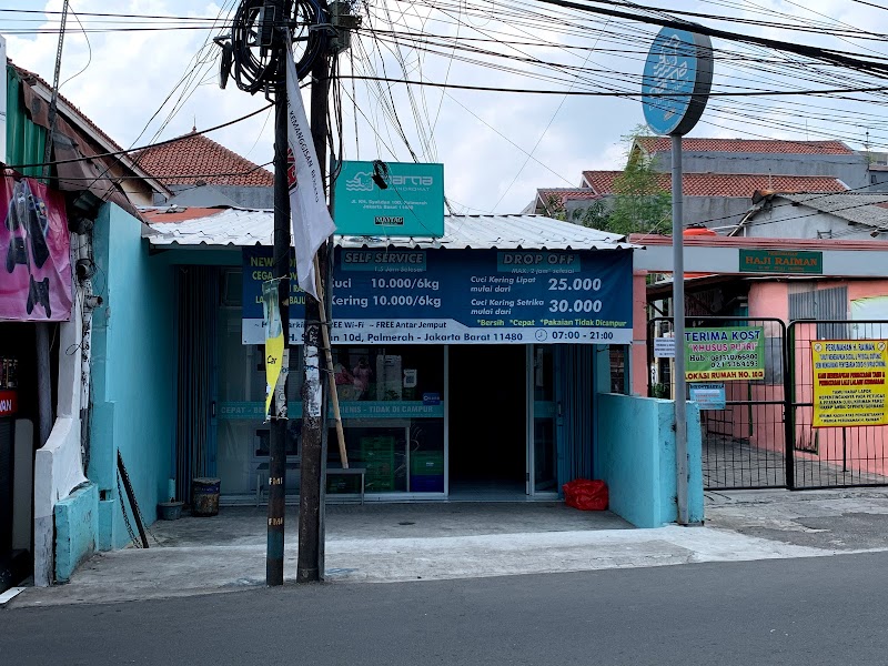 MAX PRESS COIN LAUNDRY yang ada di Palmerah, Jakarta Barat