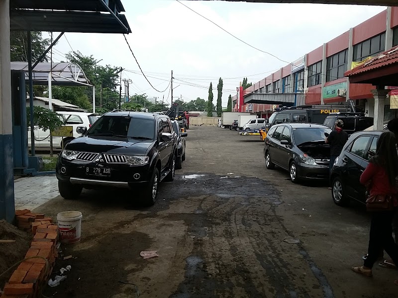 Salah satu bengkel mobil terdekat di Bekasi