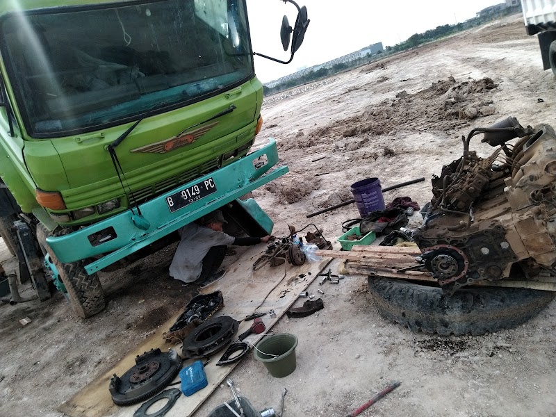 Salah satu bengkel mobil terdekat di Jakarta Pusat