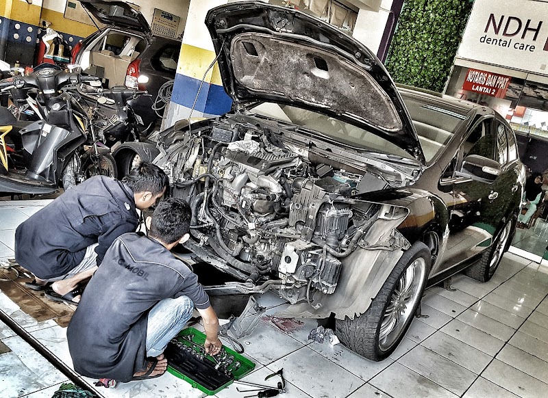 Salah satu bengkel mobil terdekat di Jakarta Selatan