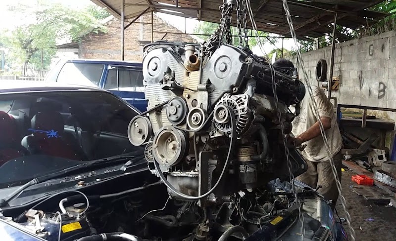 Salah satu bengkel mobil terdekat di Kota Tangerang Selatan