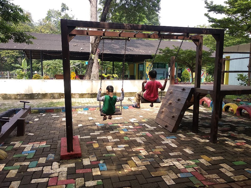 Salah satu playground yang ada di Cipayung, Jakarta Timur