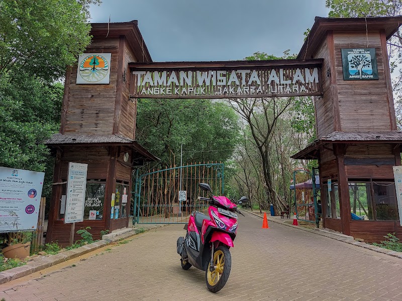 Salah satu playground yang ada di Pantai Indah Kapuk (PIK)