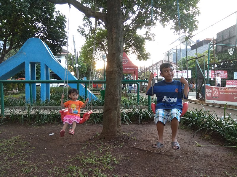 Salah satu playground yang ada di Puri Indah, Jakarta Barat