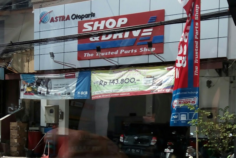 Shop&Drive Adi Sucipto di Yogyakarta