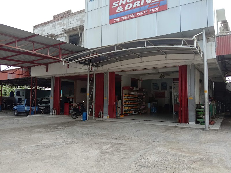 Shop&Drive di Cilegon