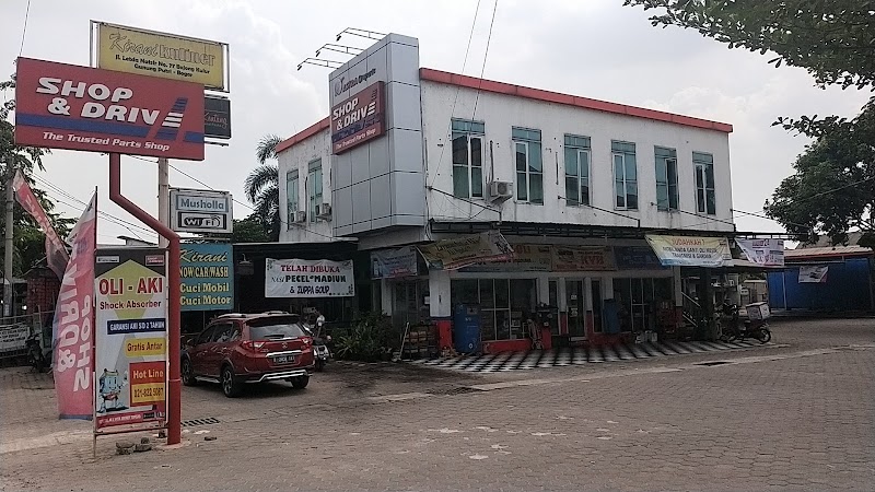 Shop&Drive Sindang Barang, Bogor - Ganti Oli Mesin, Oli Transmisi Manual/ Matic, Aki, Shock Breaker. Delivery Aki/ Oli Mesin di Bogor