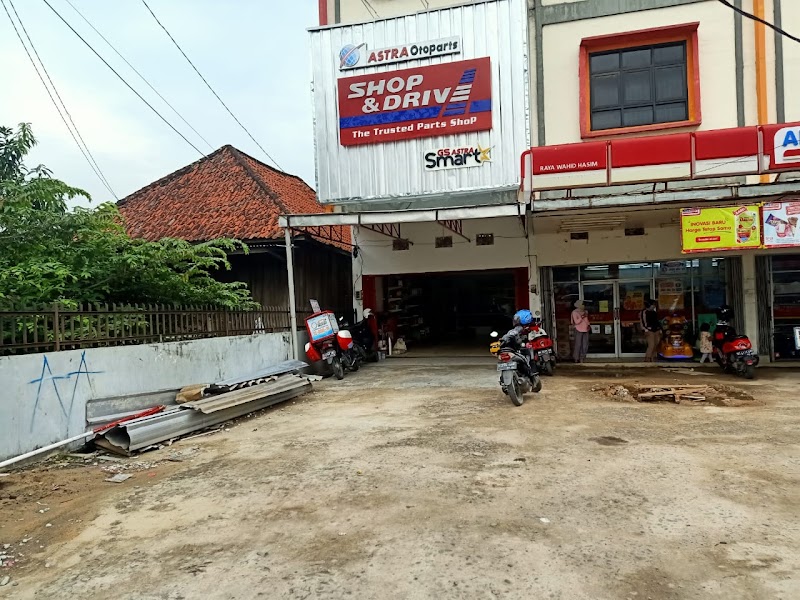 Toko Aki Mobil Shop&Drive Badaruddin di Palembang