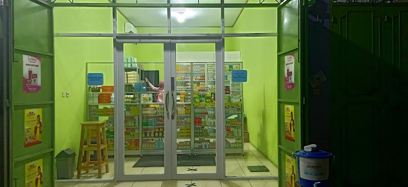 Toko apotek yang ada di Cakung, Jakarta Timur