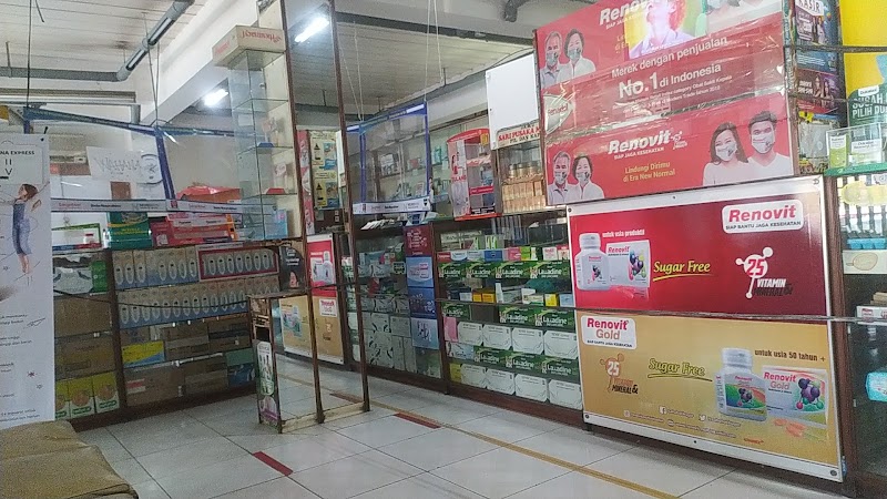 Toko apotek yang ada di Kebayoran Baru, Jakarta Selatan