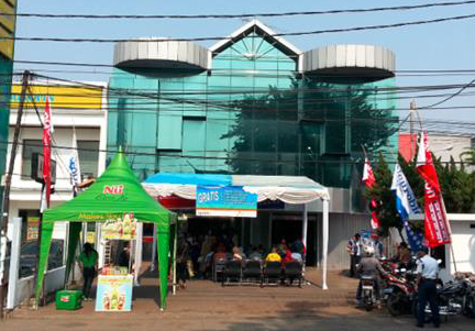 Toko apotek yang ada di Kebayoran Lama, Jakarta Selatan