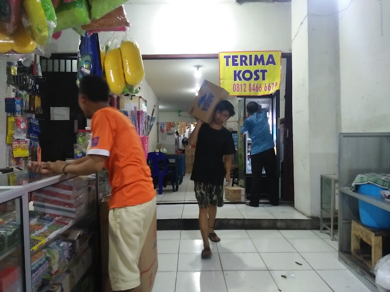 Toko apotek yang ada di Koja, Jakarta Utara
