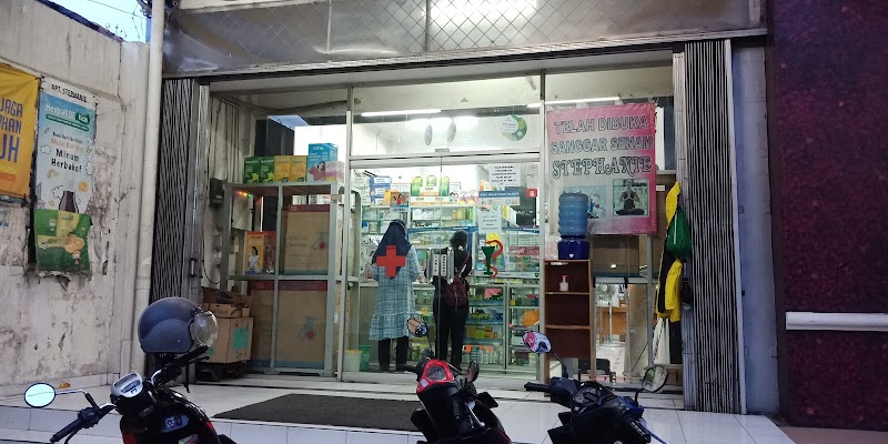 Foto apotek terdekat di Kota Tangerang