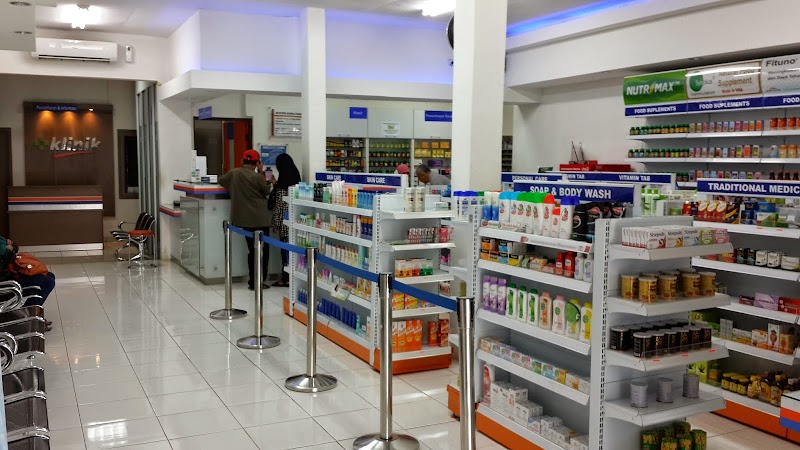 Foto apotek terdekat di Kota Tangerang