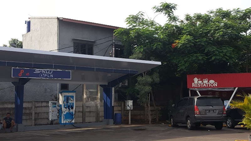 Pengisian mobil listrik (SPKLU) terdekat di Depok