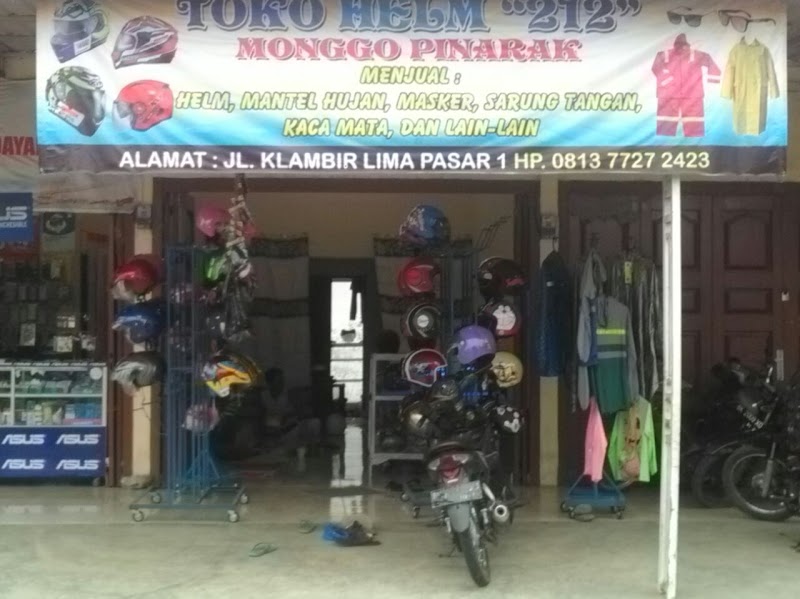 Toko Helm di Aceh Selatan