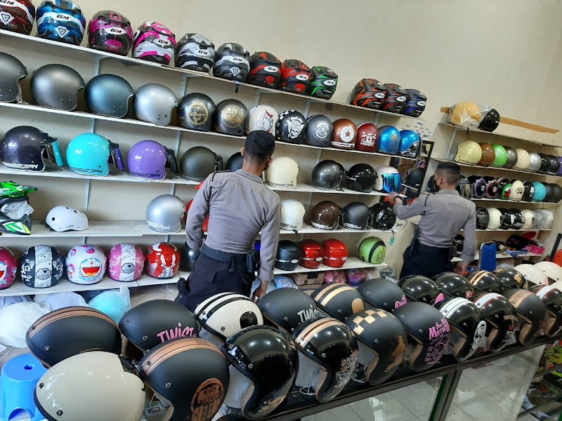 Toko Helm di Belitung