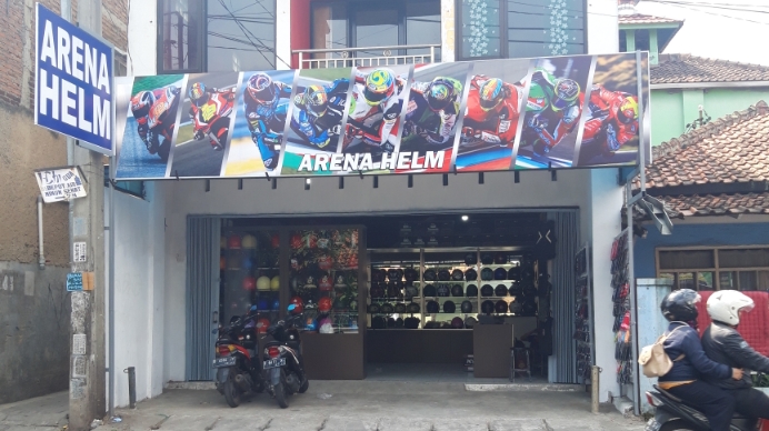 Toko Helm di Cimahi