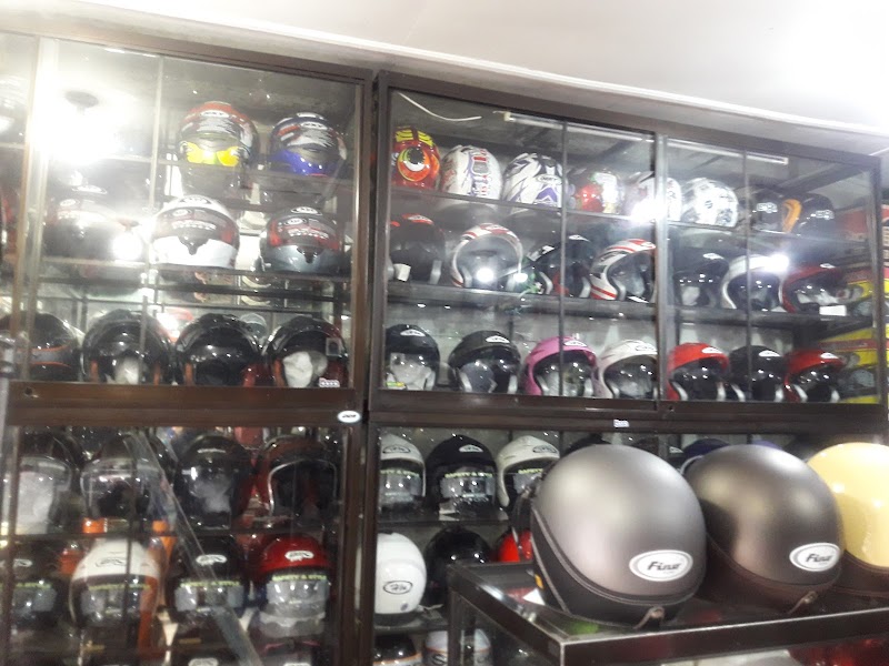 Toko Helm di Denpasar