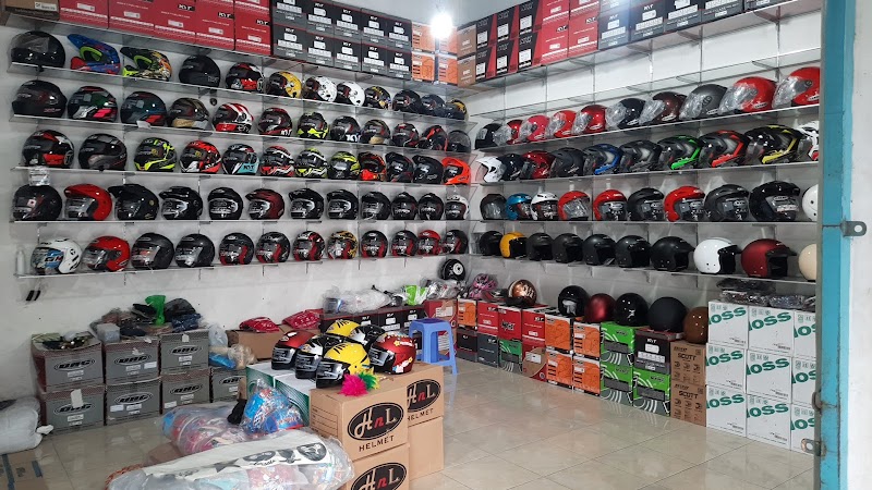 Toko Helm di Grobogan