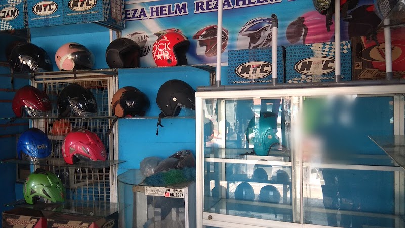 Toko Helm di Jombang