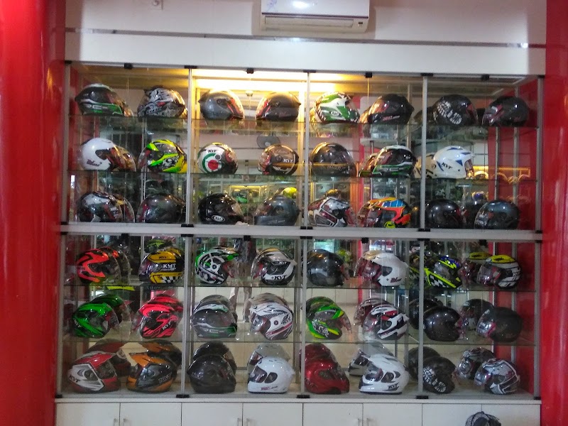 Toko Helm di Medan