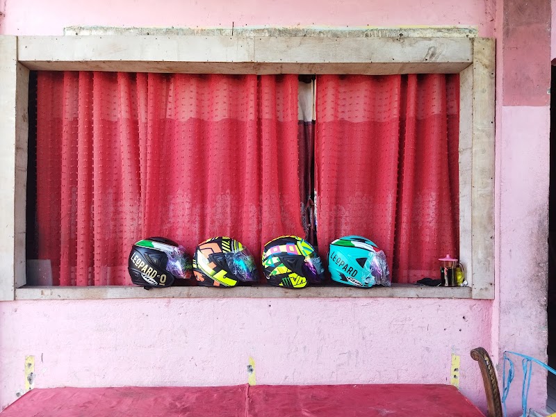 Toko Helm di Minahasa Utara
