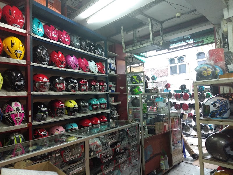 Toko Helm di Purwakarta