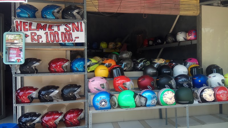 Toko Helm di Semarang