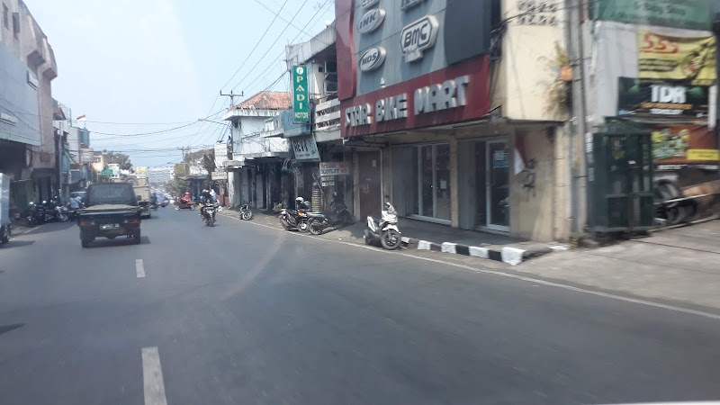 Toko Helm di Sukabumi