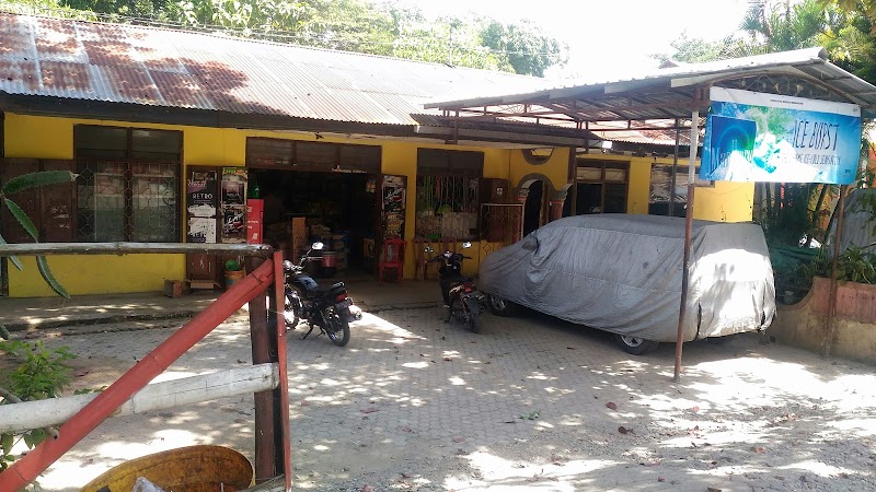 Toko Helm di Timor Tengah Utara