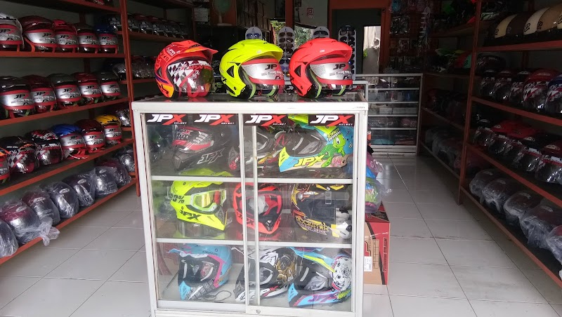 Toko Helm di Tuban