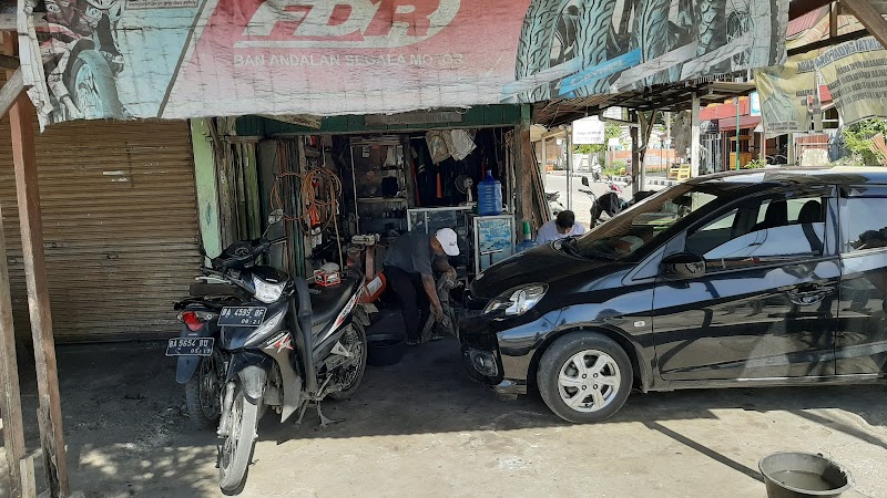 Bengkel motor terbaik di Kota Padang