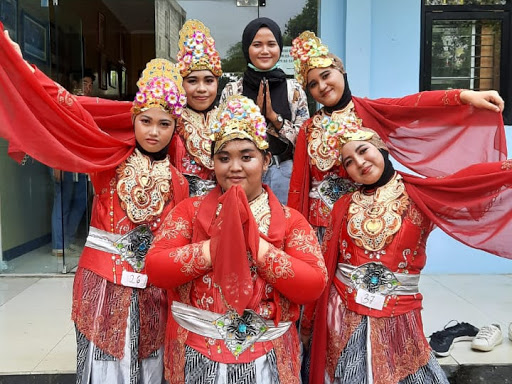 Sewa Baju Adat (1) terbaik di Kota Tangerang Selatan