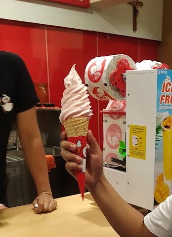 Mixue Ice Cream & Tea - Plaza Surabaya in Genteng, Surabaya