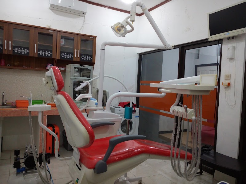 DENTAL CLINIC (drg. Andreas Jatmiko) in Mijen