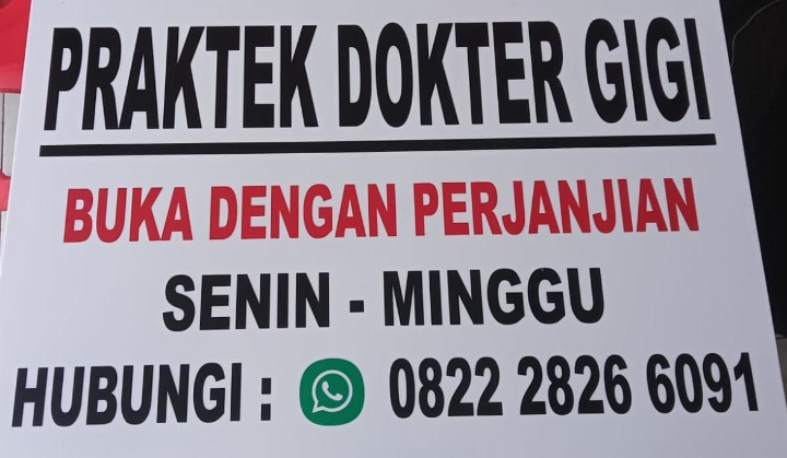 Dokter Gigi Aryani Ratna in Kota Mojokerto
