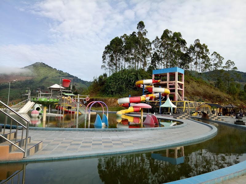 D'Qiano Hot Spring Waterpark and Hotel in Kab. Banjarnegara