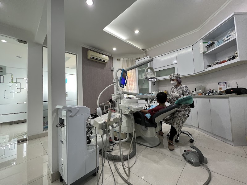 Gems Dental Care in Pondok Indah