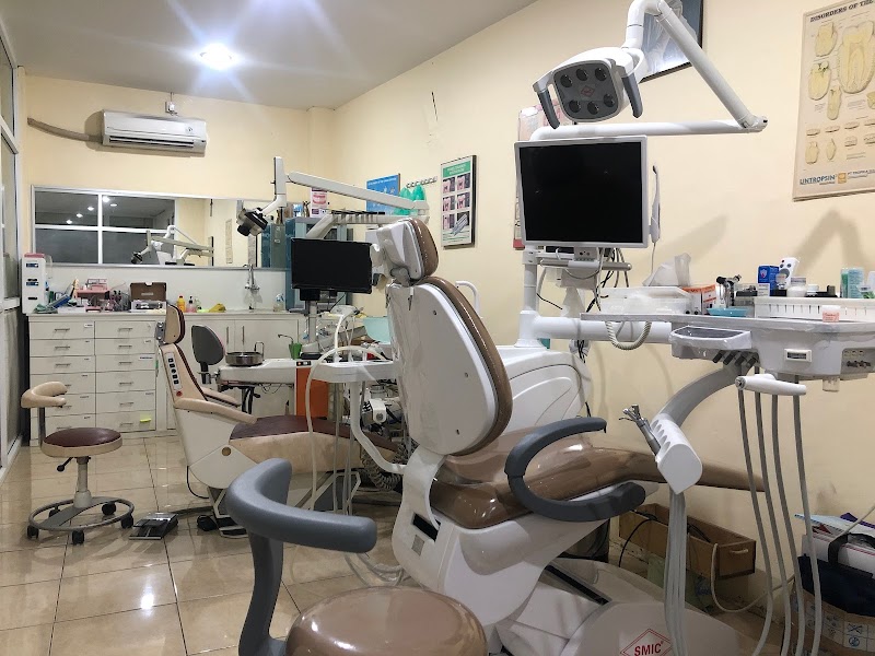 H&J Dental Care in Semarang Tengah