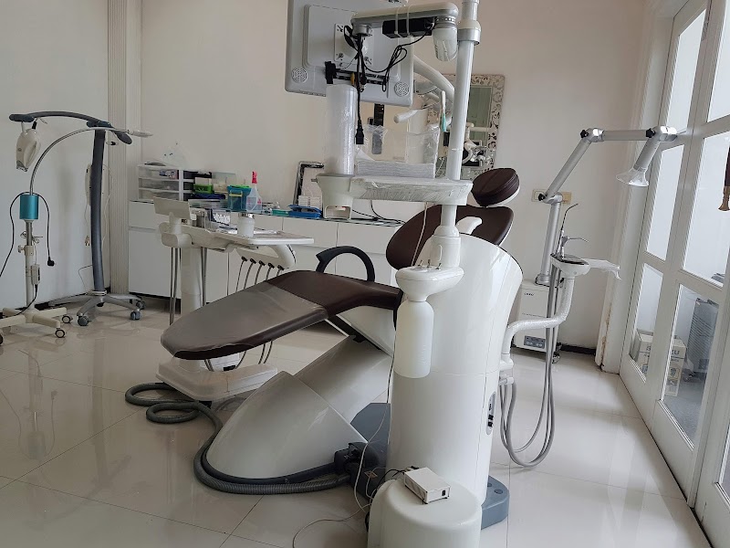 KLINIK LINA LICA in Sambi Kerep