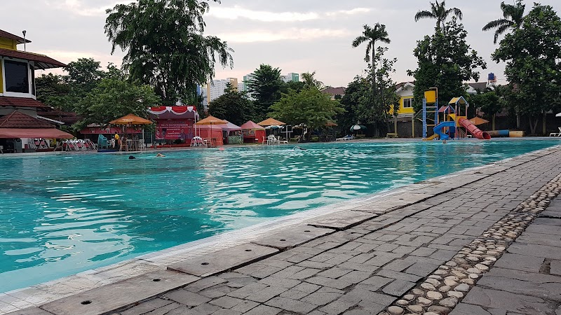 Kolam Renang Arcici in Pulo Gadung