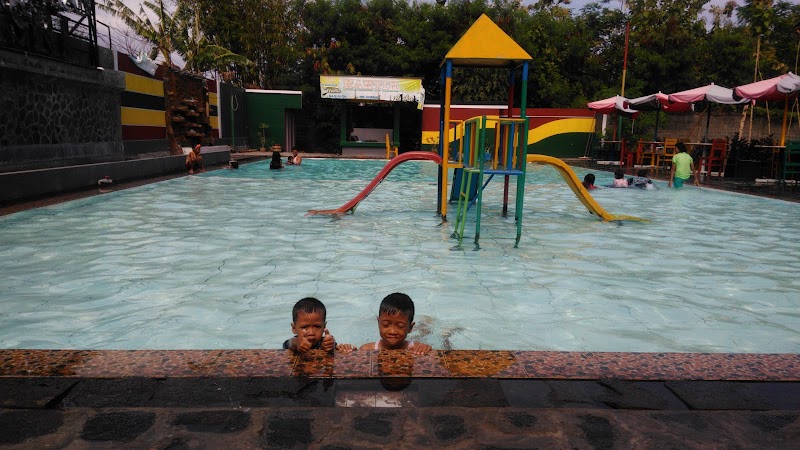 Kolam Renang Asri in Kab. Situbondo