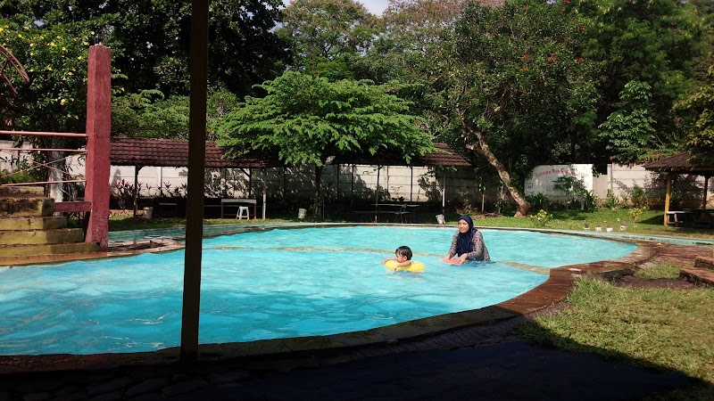 Kolam Renang Buperta in Cipayung