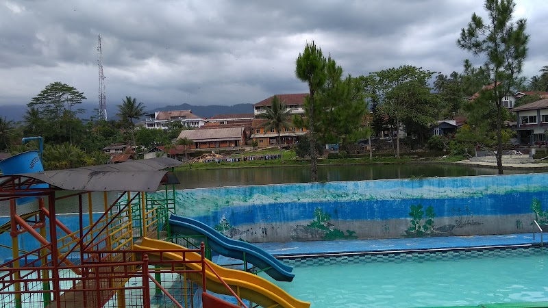 Kolam Renang Cigayonggong in Kab. Subang