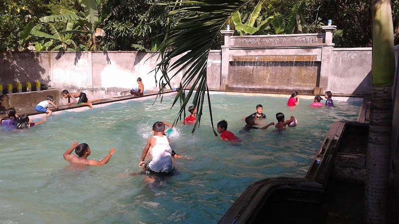 Kolam Renang Pak Yono in Kab. Mojokerto