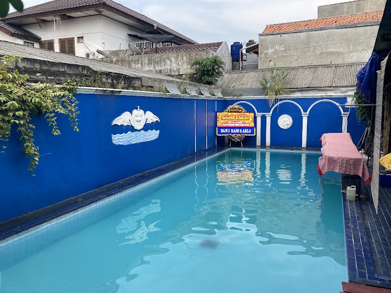 Kolam Renang Rumah Sang Katak in Kebayoran Lama